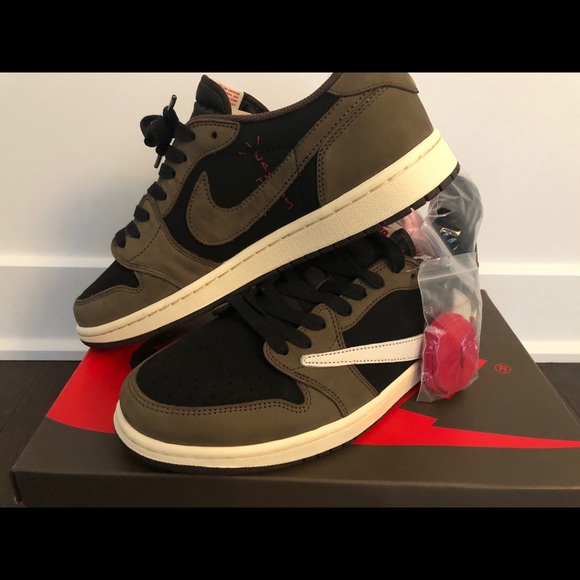 Jordan 1 Travis Scott low - Picture 3 of 12